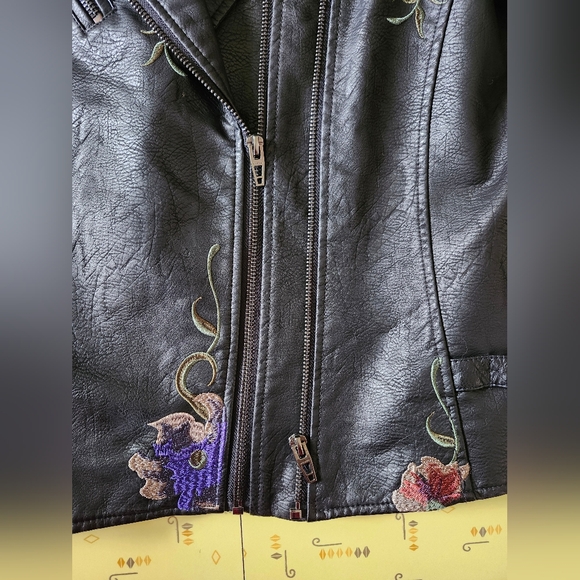Colleen Lopez Vegan Leather Black Embroidered Moto Jacket - Picture 6 of 7